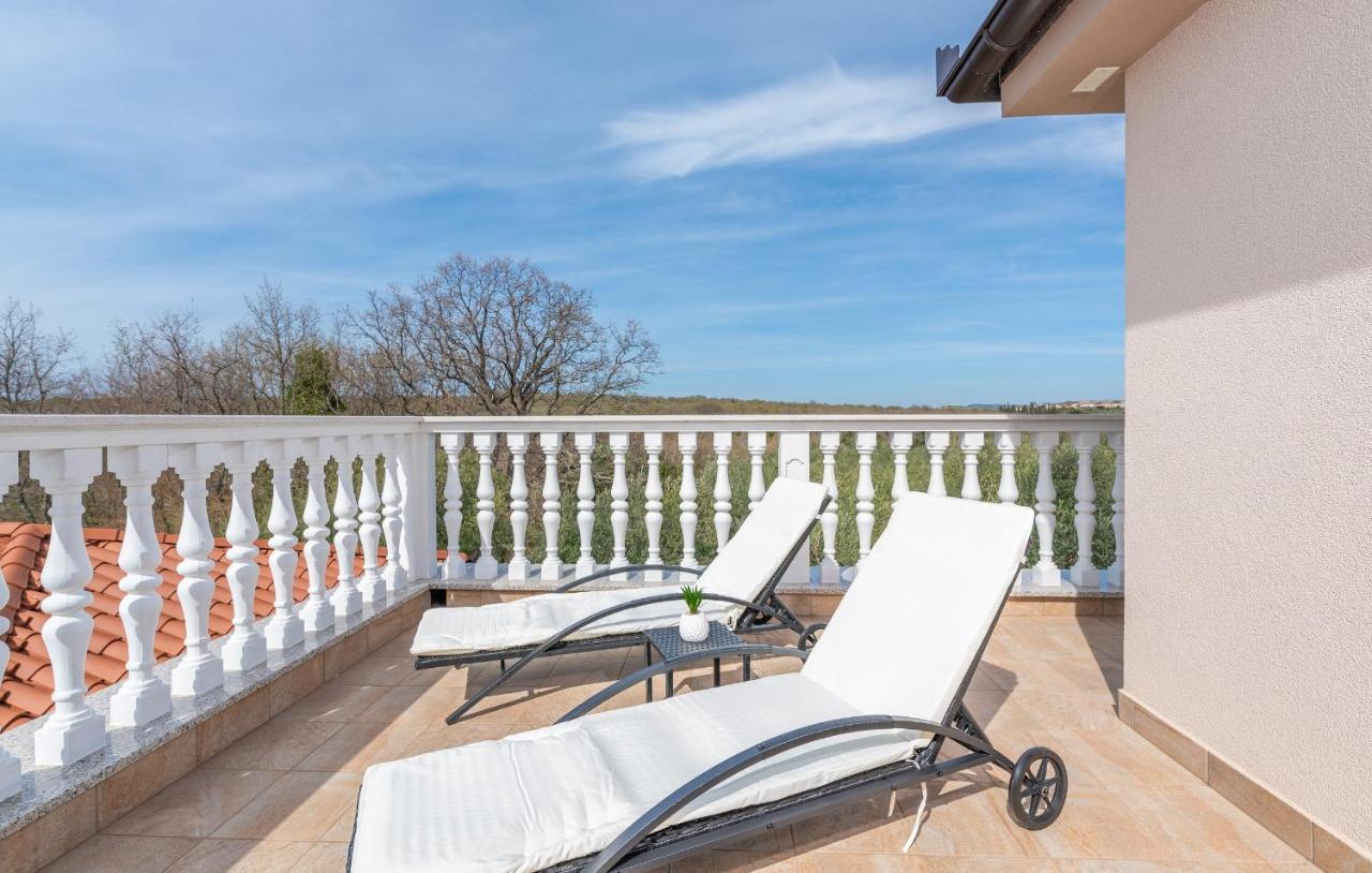 Villa Buroli With Pool, Sauna And Jacuzzi Exterior foto