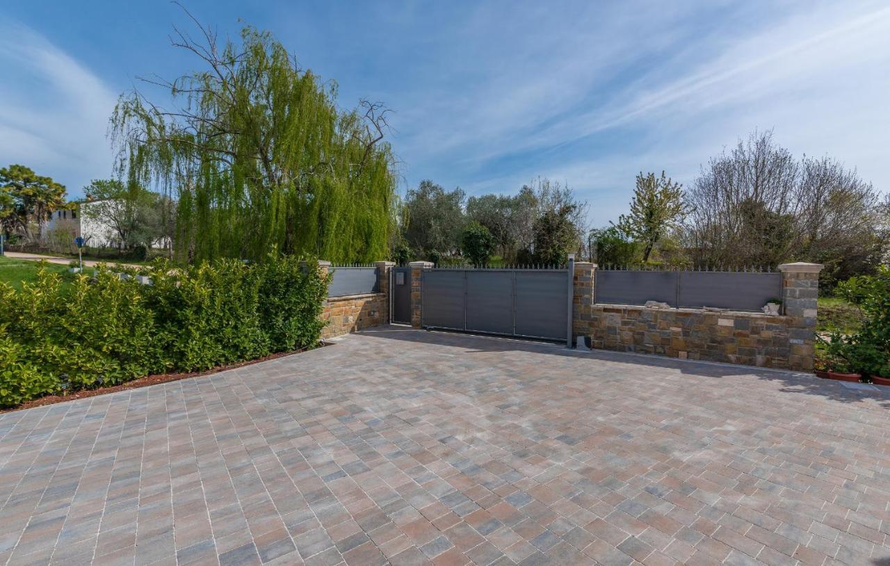 Villa Buroli With Pool, Sauna And Jacuzzi Exterior foto