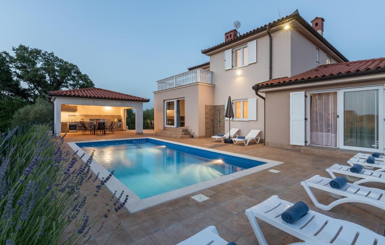 Villa Buroli With Pool, Sauna And Jacuzzi Exterior foto