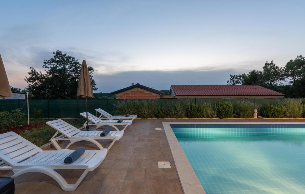 Villa Buroli With Pool, Sauna And Jacuzzi Exterior foto