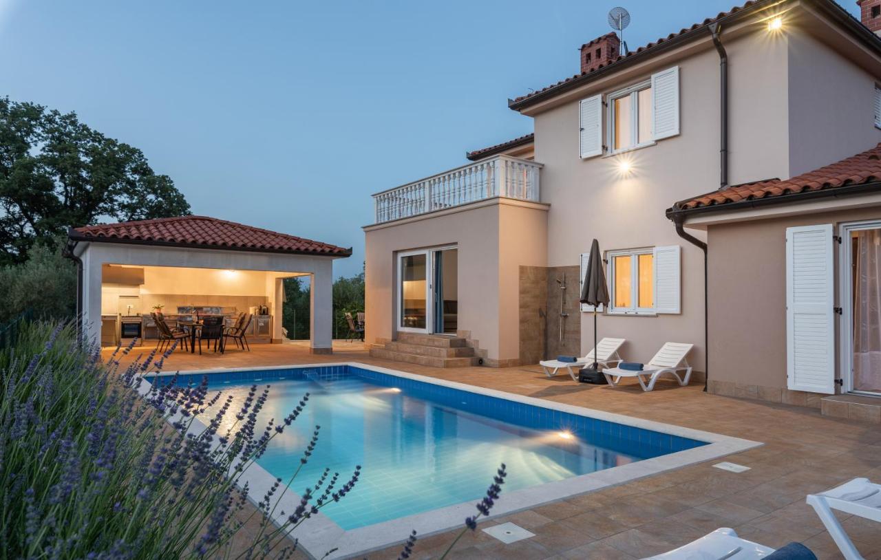 Villa Buroli With Pool, Sauna And Jacuzzi Exterior foto