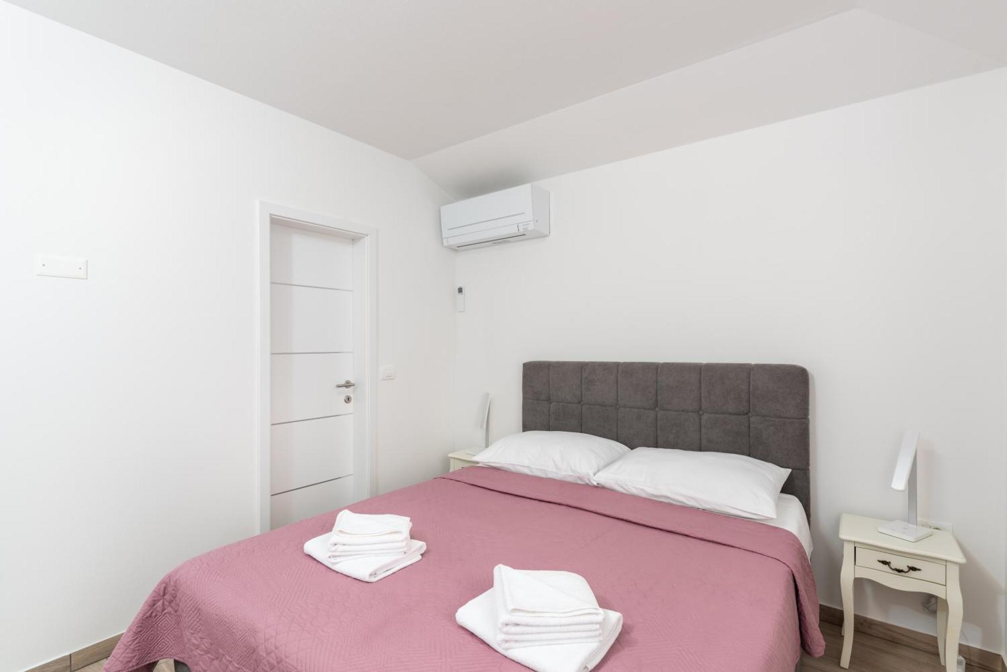Villa Buroli With Pool, Sauna And Jacuzzi Exterior foto