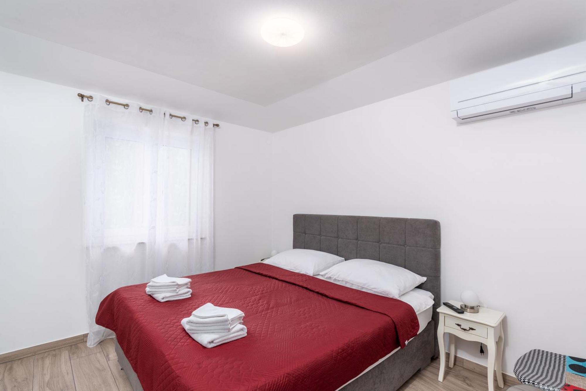 Villa Buroli With Pool, Sauna And Jacuzzi Exterior foto